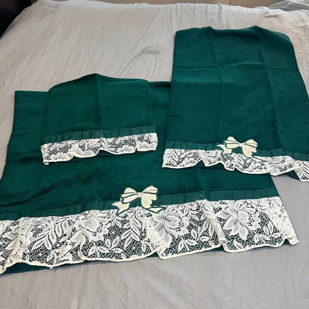Elizabeth Gray Hunter Green Towel Set 3pc Lace Trim Bows Vintage 100% Cotton USA